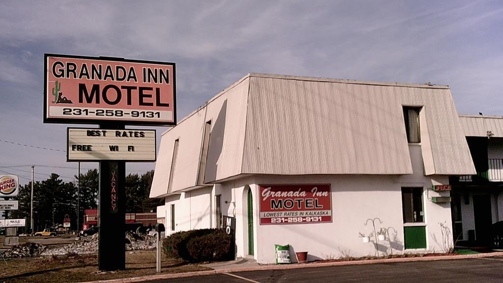 Granada Inn Motel - Kalkaska Exterior photo